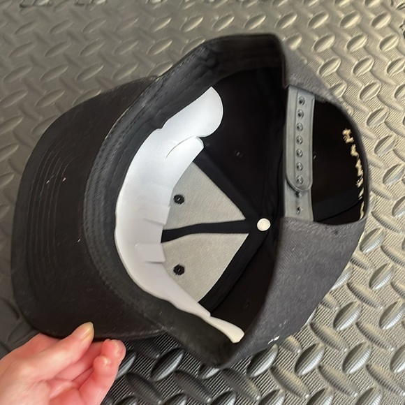 Hamilton hat - Picture 3 of 3